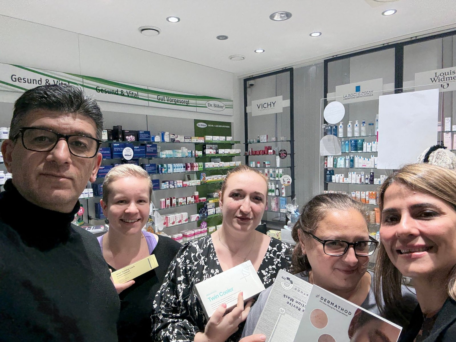 Apotheke Wien 1150 – in der Apotheke zur heiligen Martha erhalten Sie Dermathod Hautpflege, persönliche Beratung und innovative Behandlungen für sichtbare Ergebnisse und gesunde Haut.